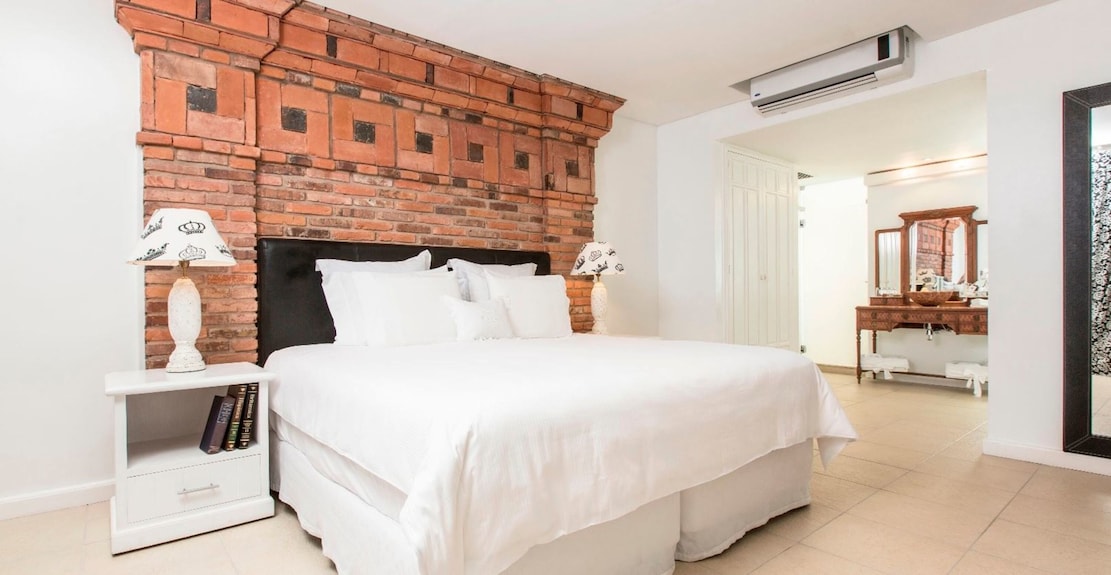 Executive Suite — Vista