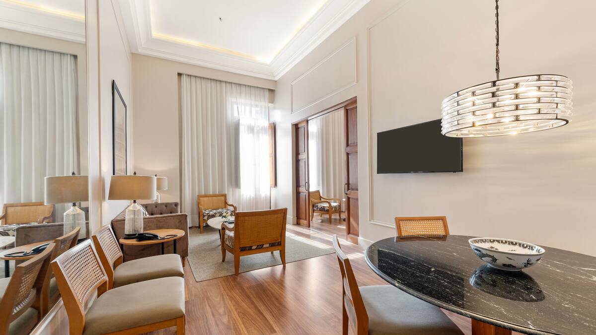 One-Bedroom King Suite